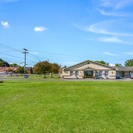 Rodeway Inn Weedsport Exterior foto
