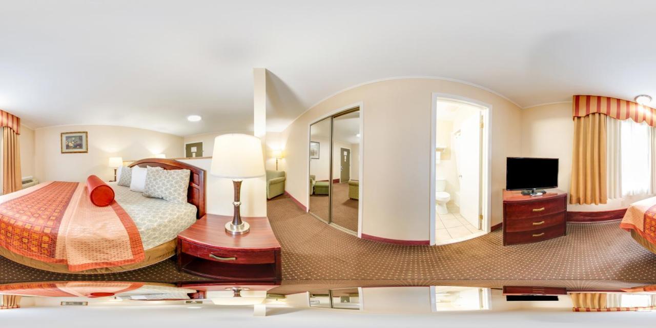 Rodeway Inn Weedsport Exterior foto