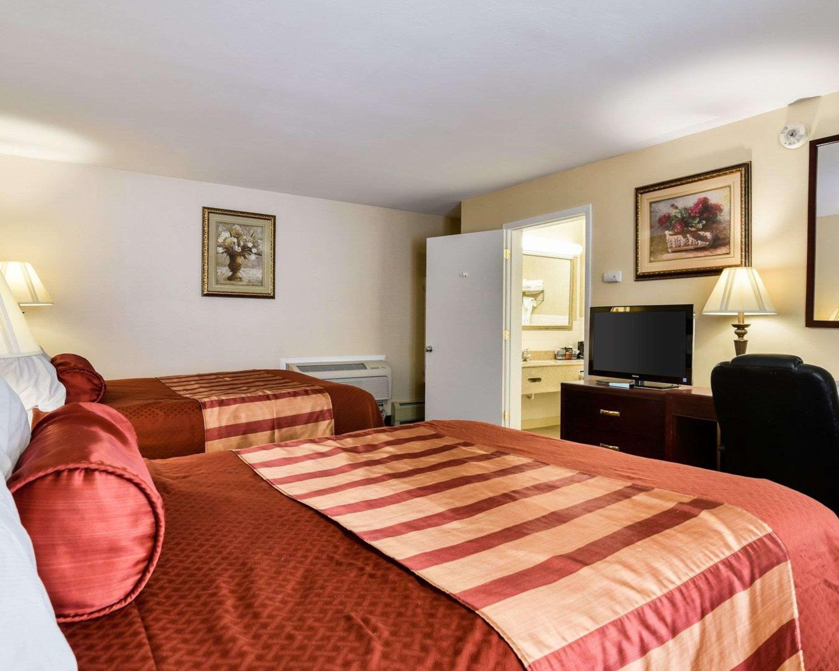 Rodeway Inn Weedsport Exterior foto