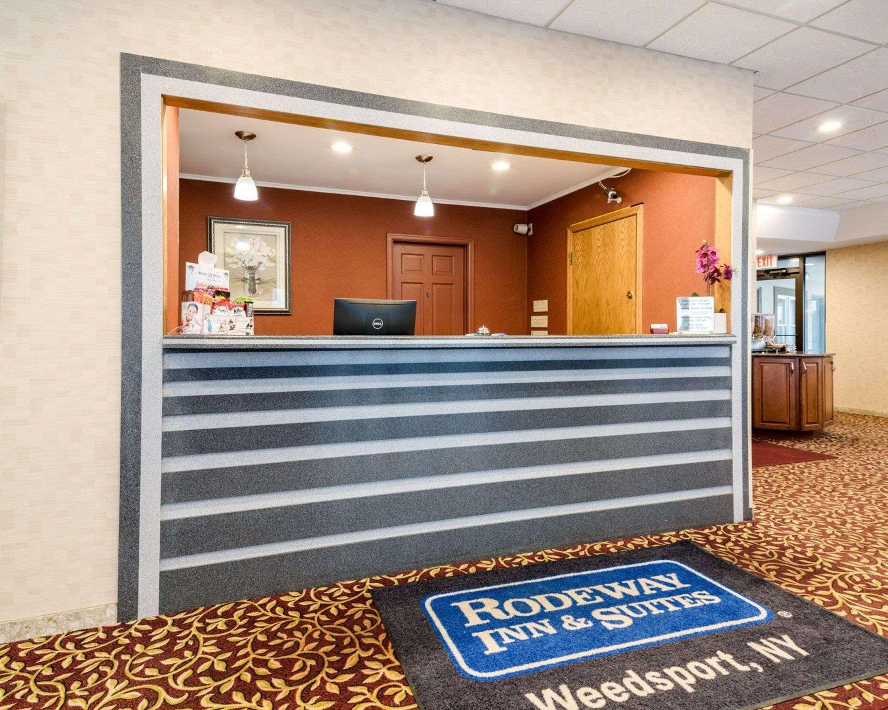 Rodeway Inn Weedsport Exterior foto