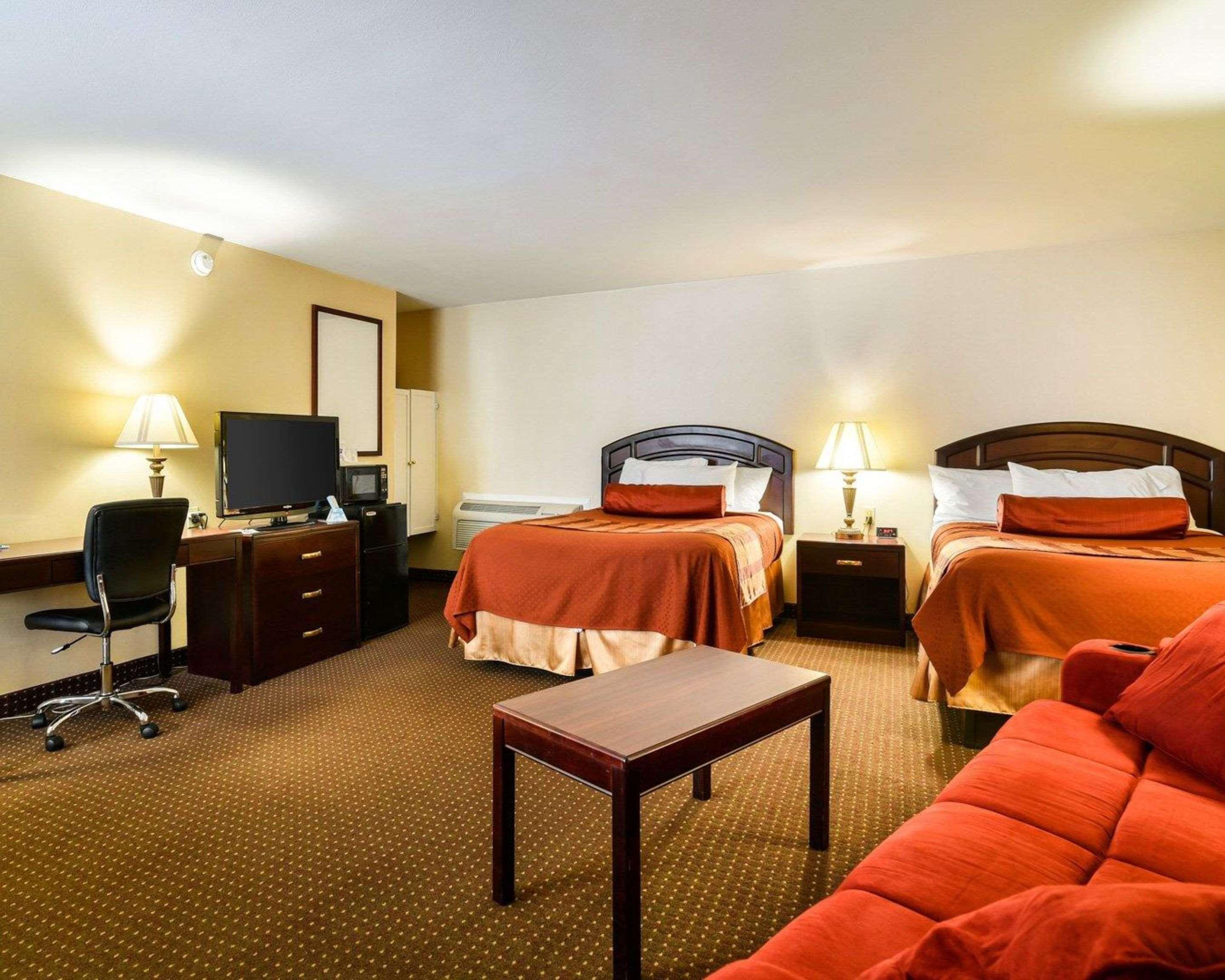 Rodeway Inn Weedsport Exterior foto