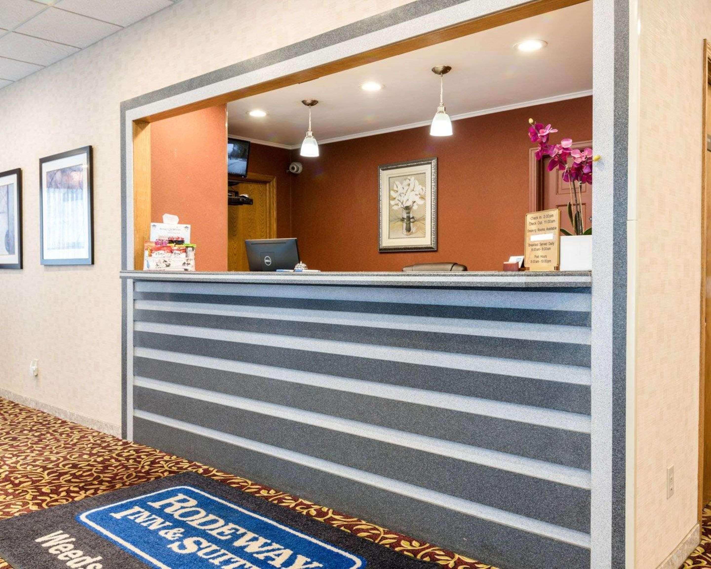 Rodeway Inn Weedsport Exterior foto
